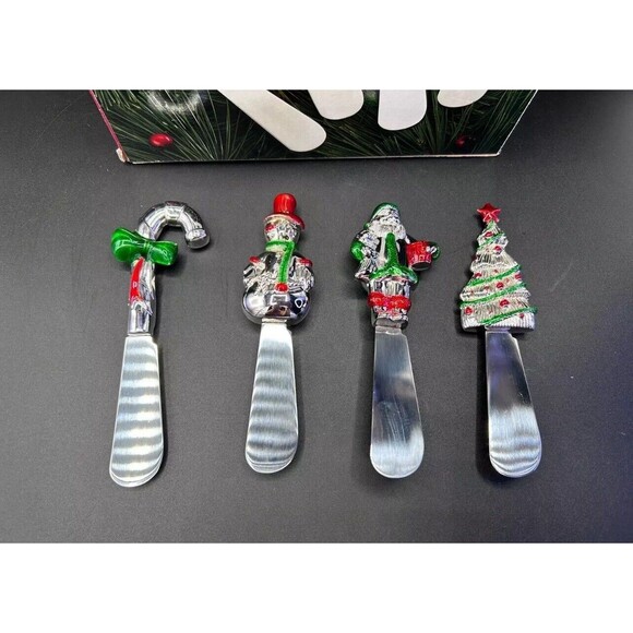 International Silver Company Christmas Holiday Cheer 4pc Spreader Set Santa NEW - Picture 5 of 10